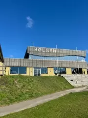 Fasádní prvky budovy bazénu